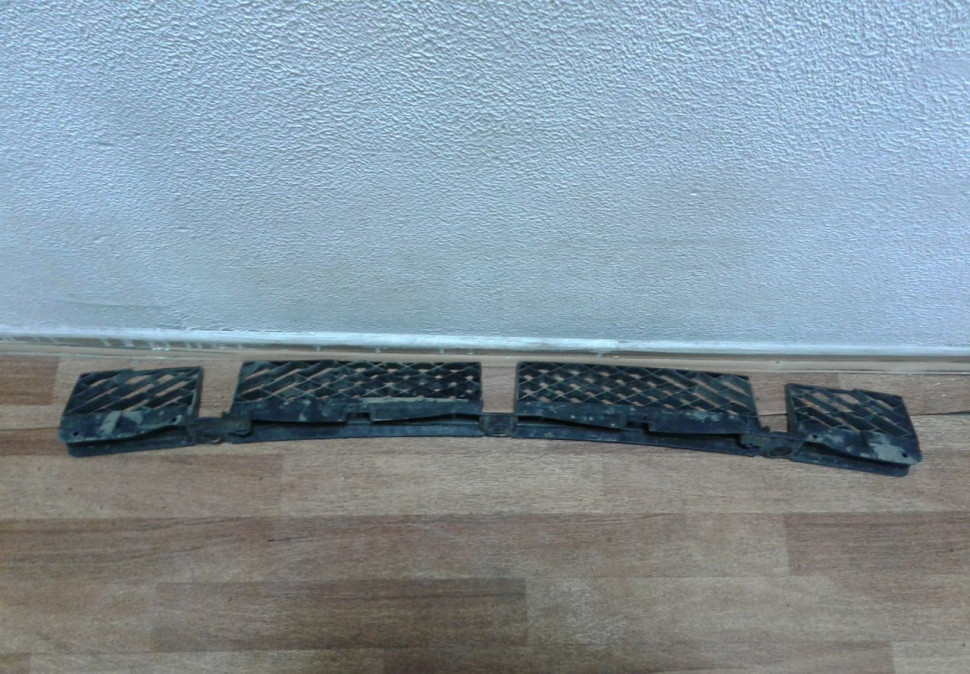 Кронштейн заднего бампера центральный Volkswagen Touareg NF (10>) трещина oem 7p6807863