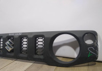 Решетка радиатора бу Suzuki Jimny FF OEM 7211178R0