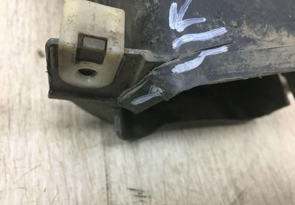 Воздуховод тормозов правый BMW 3 G20 OEM 51747422280 Воздуховод тормозов правый BMW 3 G20 OEM 51747422280