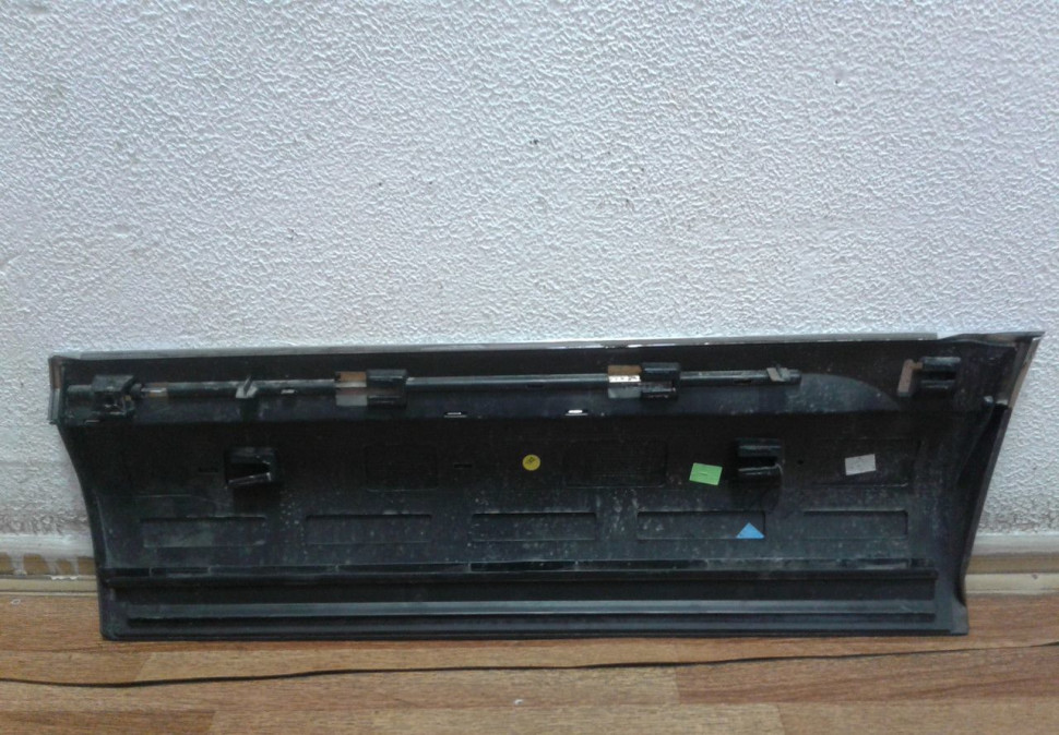 Молдинг двери задний правый Volkswagen Touareg NF(10>) oem 7p6854950 (скл-3)