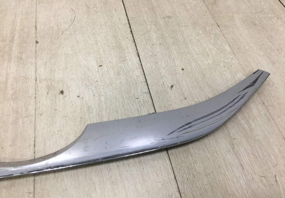 Молдинг решетки радиатора Hyundai IX35 (10-15) oem 863522Y000 Молдинг решетки радиатора Hyundai IX35 (10-15) oem 863522Y000
