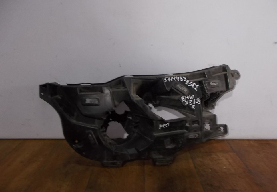 Кронштейн противотуманной фары правый бу BMW X3 F25 рестайлинг OEM 51117338562