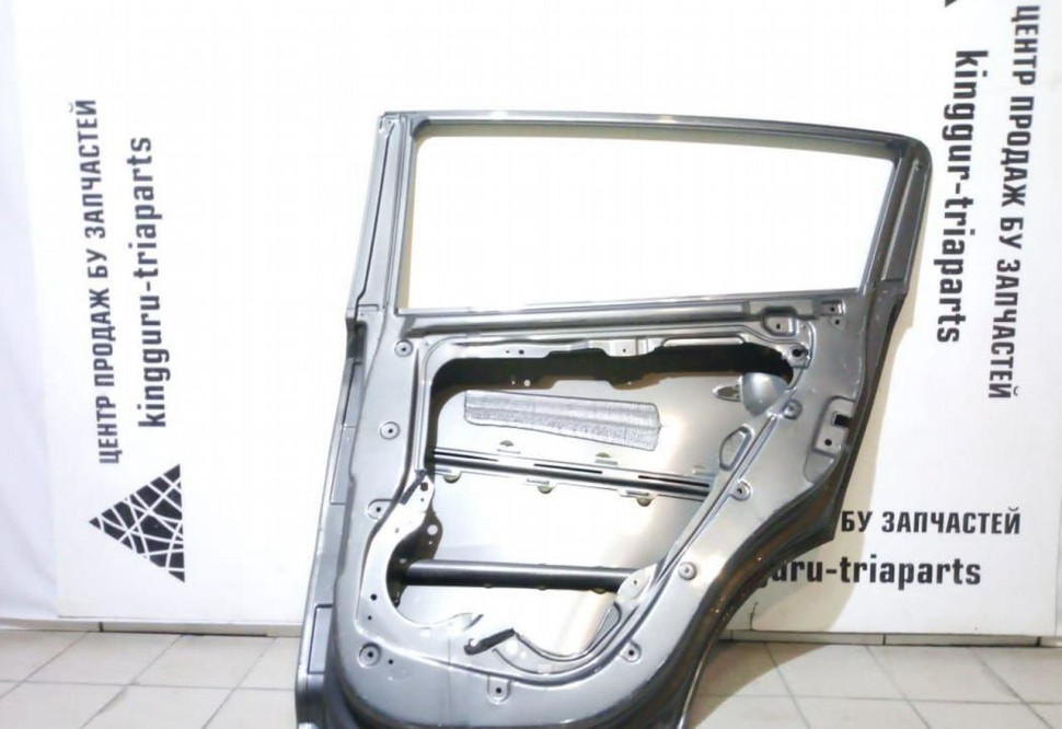 Дверь задняя правая Kia Sportage 3 oem 770043W000 (скл-3)