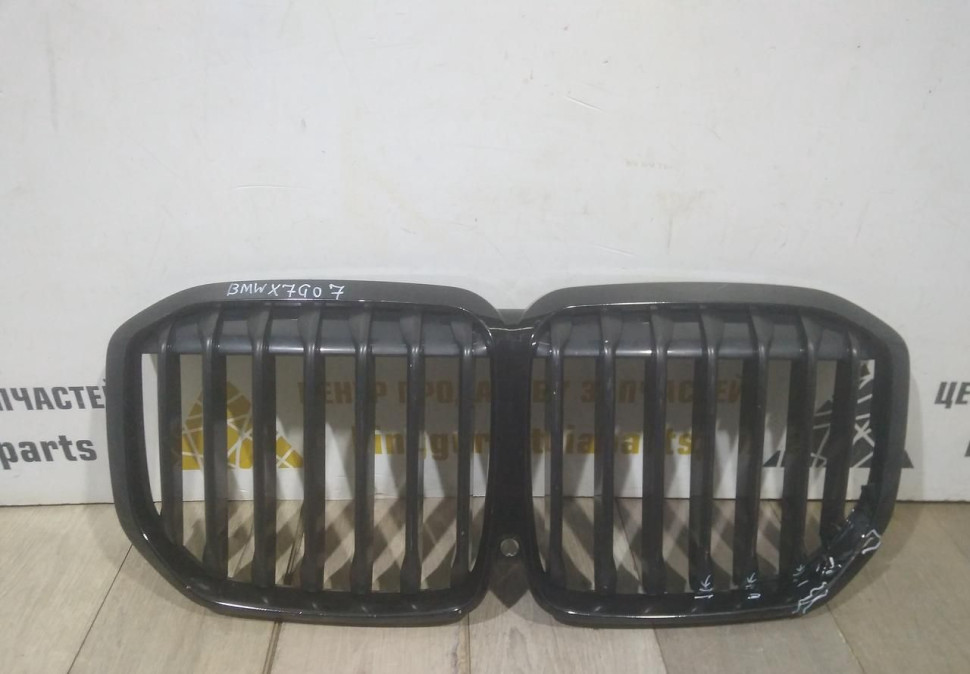 Решетка радиатора бу BMW X7 G07 OEM 51138745730