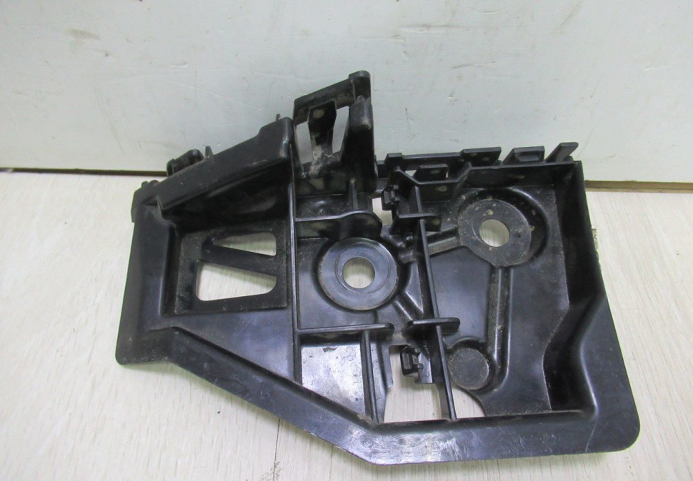 Кронштейн заденго бампера левая Volkswagen Tiguan 2 oem 5nr807393a