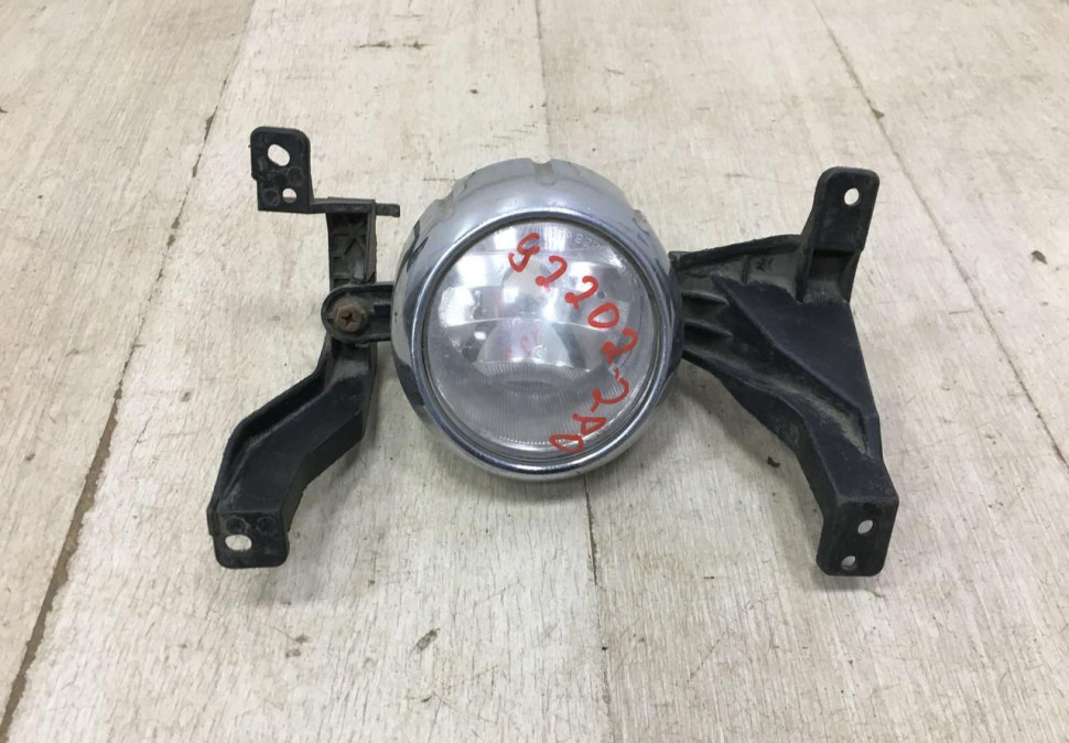 Противотуманная фара правая Kia Sorento 2 oem 922022P000