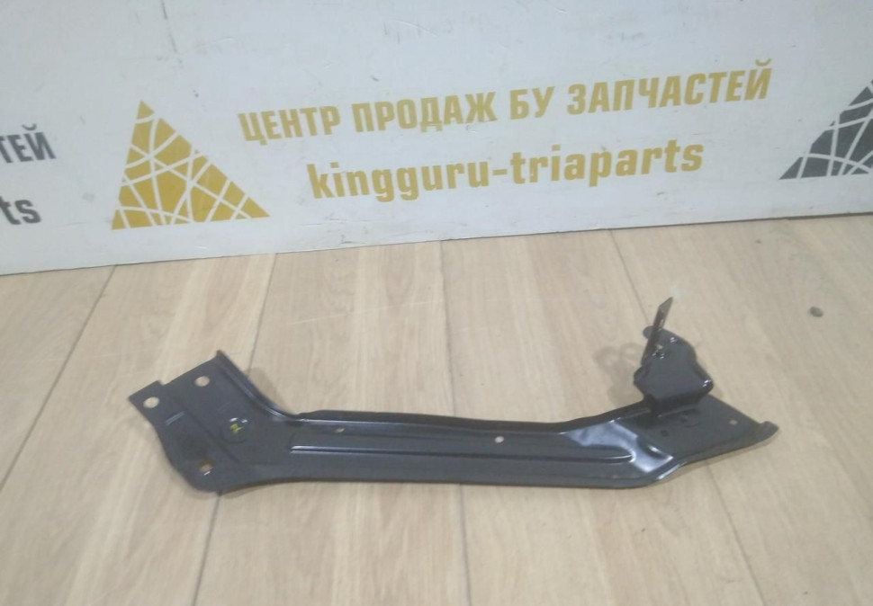 Кронштейн передней панели левый бу Skoda Karoq OEM 57A806929A