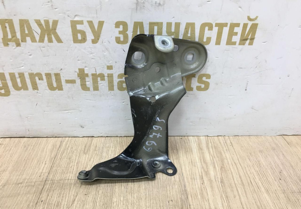 Кронштейн переднего крыла левый Skoda Octavia A8 OEM 5E3821227