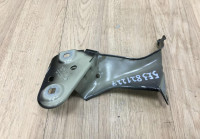 Кронштейн переднего крыла левый Skoda Octavia A8 OEM 5E3821227
