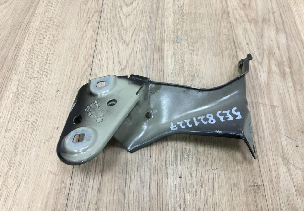 Кронштейн переднего крыла левый Skoda Octavia A8 OEM 5E3821227 Кронштейн переднего крыла левый Skoda Octavia A8 OEM 5E3821227