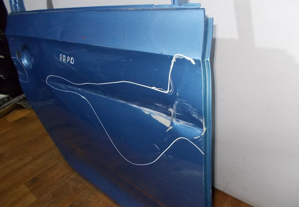 Дверь задняя правая бу Skoda Rapid OEM 5JA833052B Дверь задняя правая бу Skoda Rapid OEM 5JA833052B