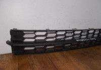 Решетка переднего бампера бу Skoda Rapid OEM 60U853677