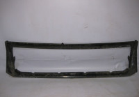 Накладка решетки радиатора Land Rover Freelander 2 oem bh528c050 (трещины) (скл-3)