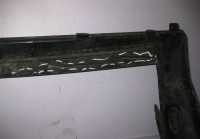 Накладка решетки радиатора Land Rover Freelander 2 oem bh528c050 (трещины) (скл-3)