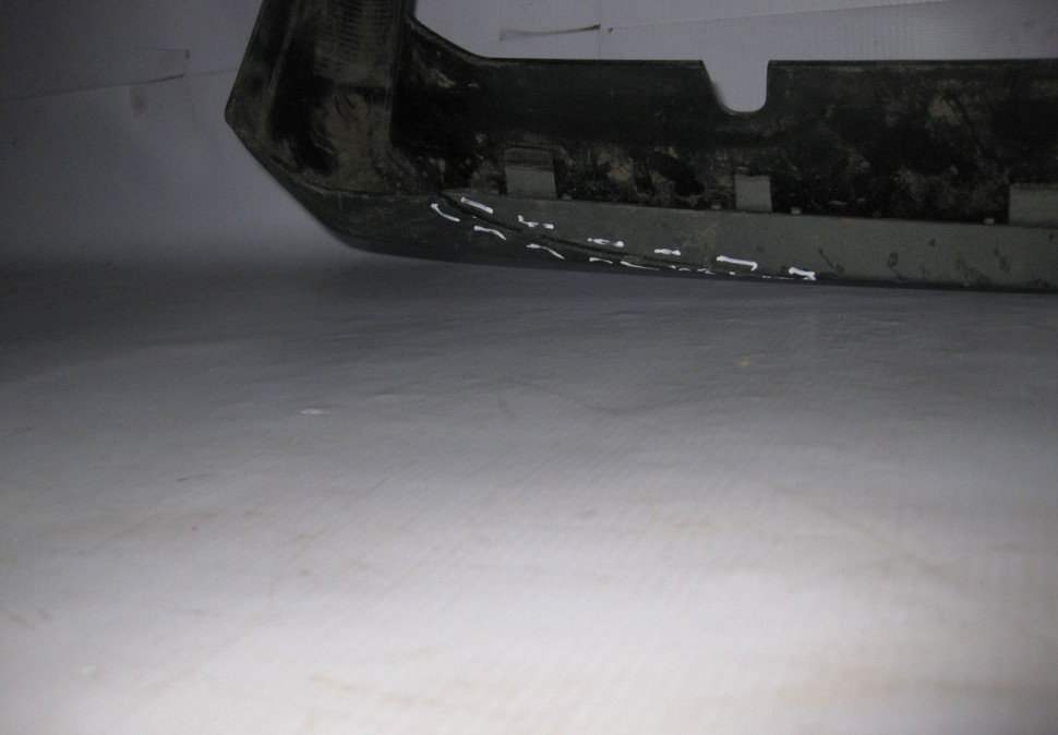 Накладка решетки радиатора Land Rover Freelander 2 oem bh528c050 (трещины) (скл-3)