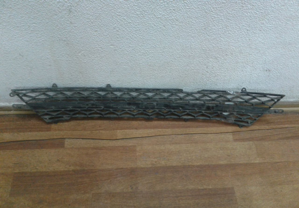 Решетка переднего бампера Lada Vesta oem 8450006674 Решетка переднего бампера Lada Vesta oem 8450006674