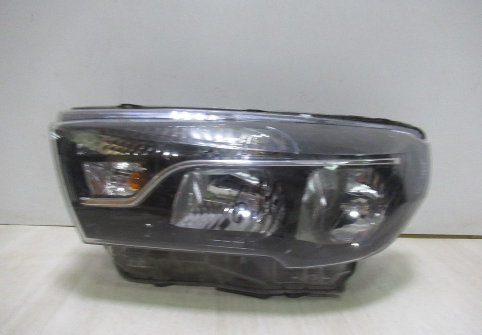 Фара передняя левая (гал) Lada Vesta (15>) oem 21803711011 (трещ.в корп.(слом все крепл) (скл-3)