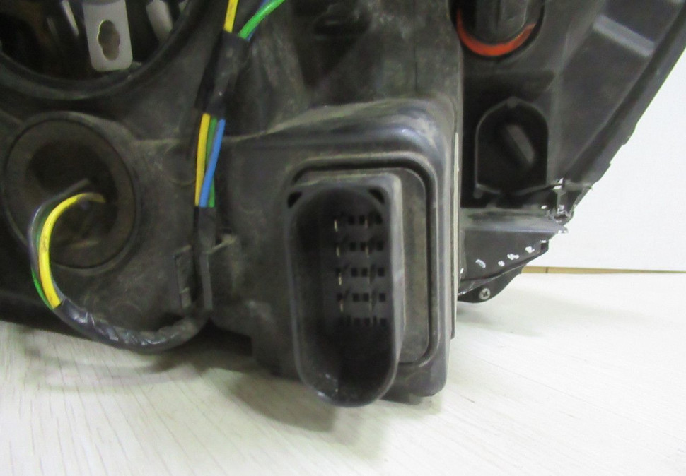 Фара передняя левая (гал) Lada Vesta (15>) oem 21803711011 (трещ.в корп.(слом все крепл) (скл-3) Фара передняя левая (гал) Lada Vesta (15>) oem 21803711011 (трещ.в корп.(слом все крепл) (скл-3)