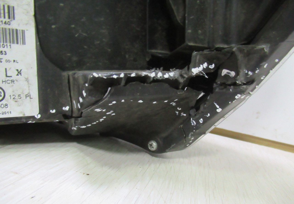 Фара передняя левая (гал) Lada Vesta (15>) oem 21803711011 (трещ.в корп.(слом все крепл) (скл-3) Фара передняя левая (гал) Lada Vesta (15>) oem 21803711011 (трещ.в корп.(слом все крепл) (скл-3)