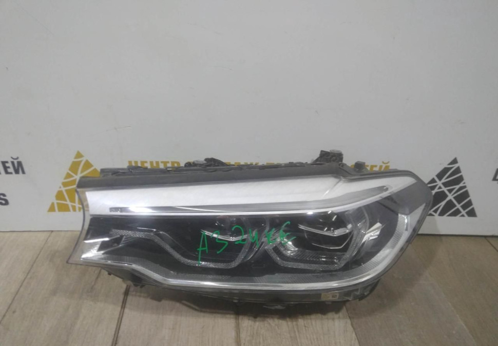 Фара ЛЭД LED адаптивная левая бу BMW 5 G30 OEM 63117214957