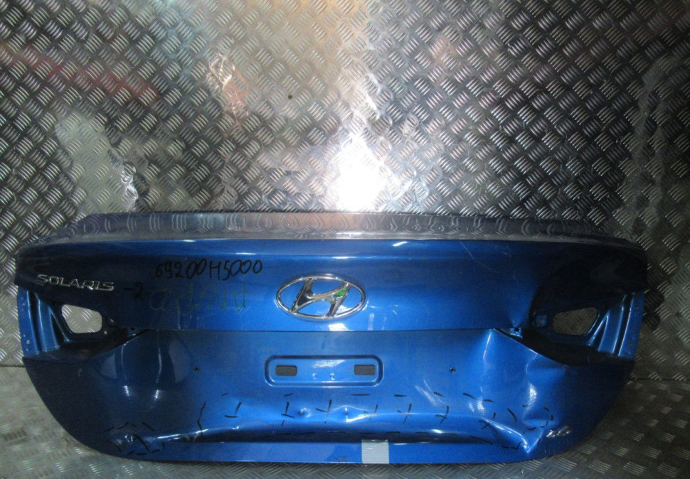 Крышка багажника Hyundai Solaris 2 17- oem 69200H5000 (вмятины)