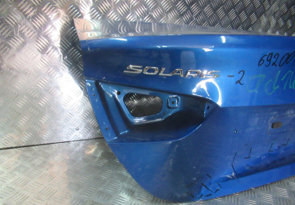 Крышка багажника Hyundai Solaris 2 17- oem 69200H5000 (вмятины)