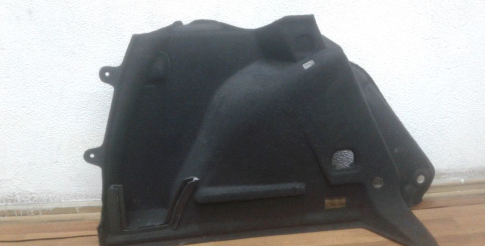 Обивка багажника левая Volkswagen Golf 7 oem 5g6867427f