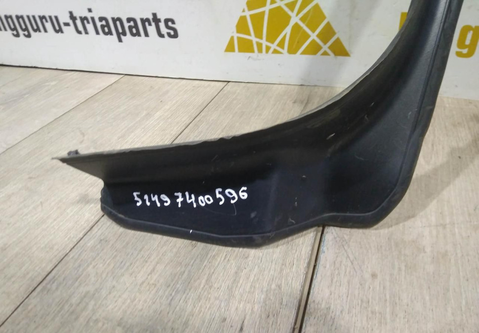 Накладка водостока правая бу BMW 5 G30 OEM 51497400596