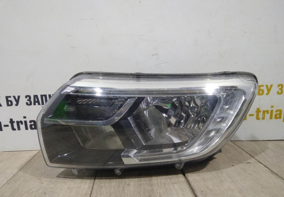 Фара левая бу Renault Logan 2 рестайлинг OEM 260606078R