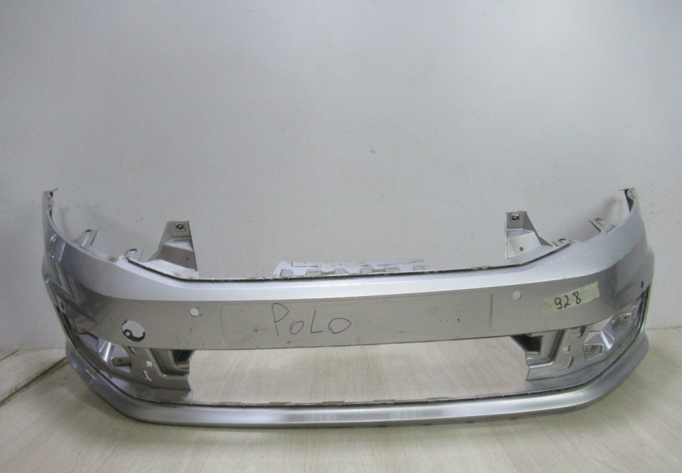 Бампер передний Volkswagen Polo 5 Sedan (15>) oem 6RU807221A