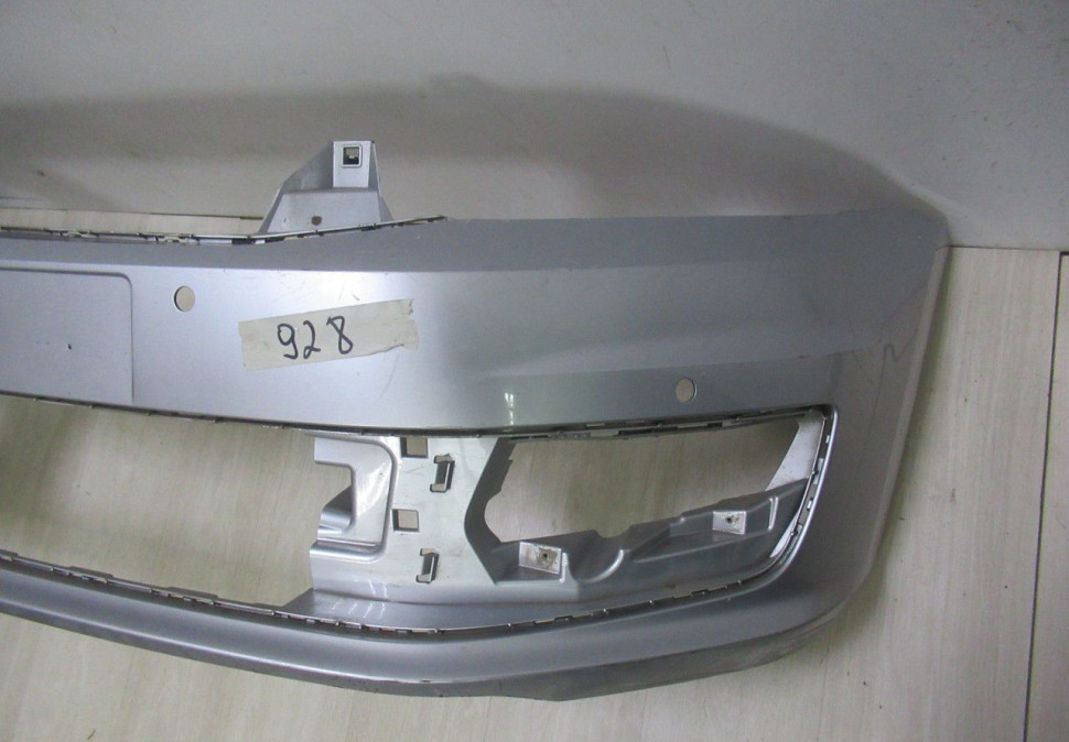 Бампер передний Volkswagen Polo 5 Sedan (15>) oem 6RU807221A