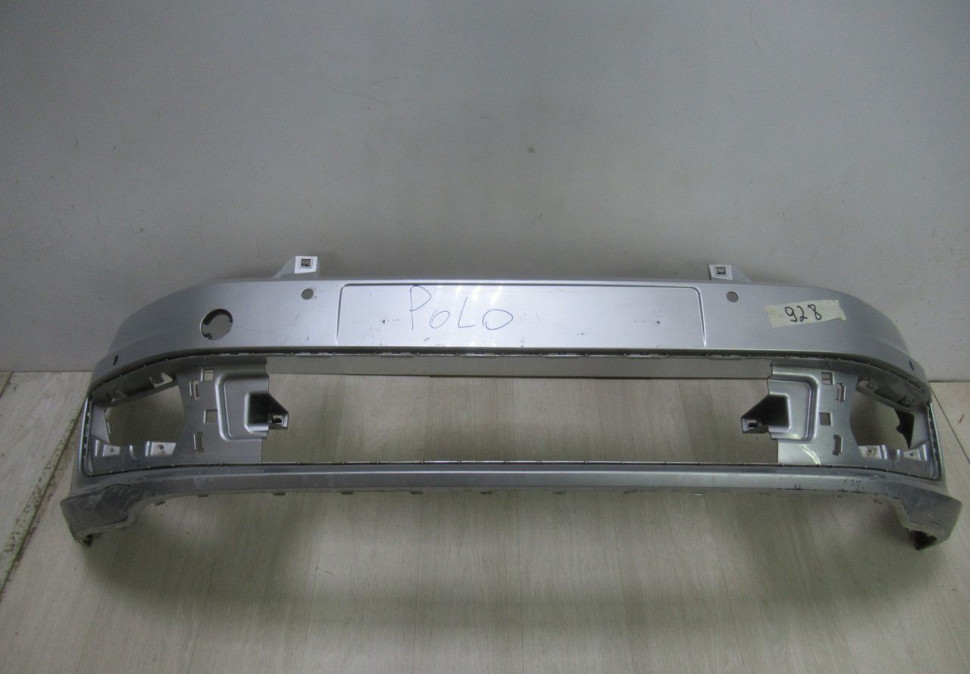 Бампер передний Volkswagen Polo 5 Sedan (15>) oem 6RU807221A