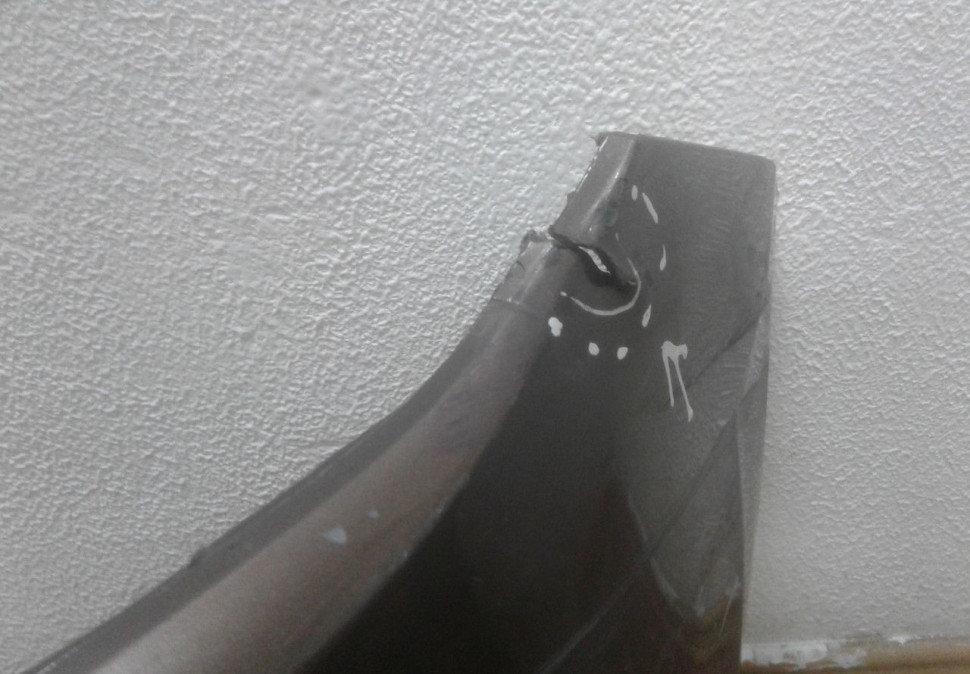 Бампер передний Volkswagen Touareg NF рест oem 7p6807221 (трещины ) (скл-4) Бампер передний Volkswagen Touareg NF рест oem 7p6807221 (трещины ) (скл-4)