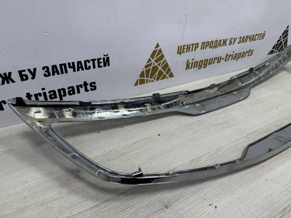 Молдинг решетки радиатора для Kia Sportage 3 2010 863533W000