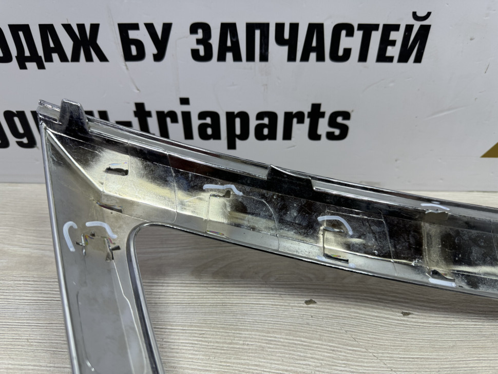 Молдинг решетки радиатора для Kia Sportage 3 2010 863533W000