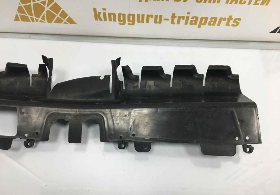 Воздуховод радиатора верхний Skoda Karoq OEM 57A121285C