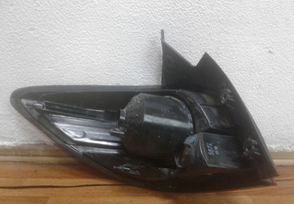 Фонарь задний правый Chevrolet Cruze х/б (09-15) OEM 95365877 (трещ.на стекле) Фонарь задний правый Chevrolet Cruze х/б (09-15) OEM 95365877 (трещ.на стекле)
