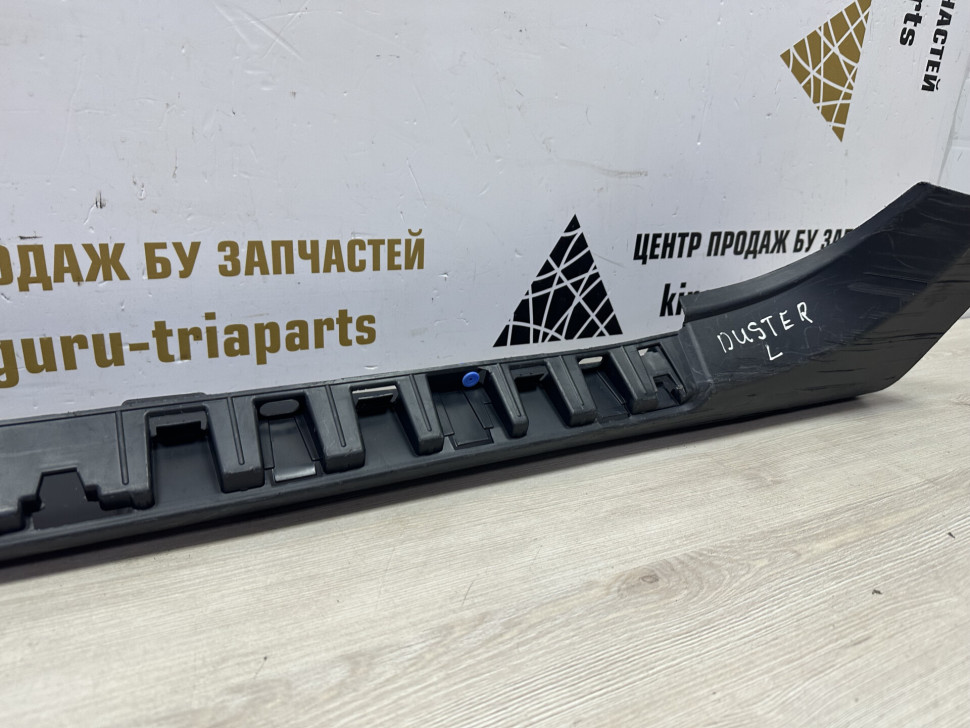 Порог левый бу Renault Duster OEM 768514828R
