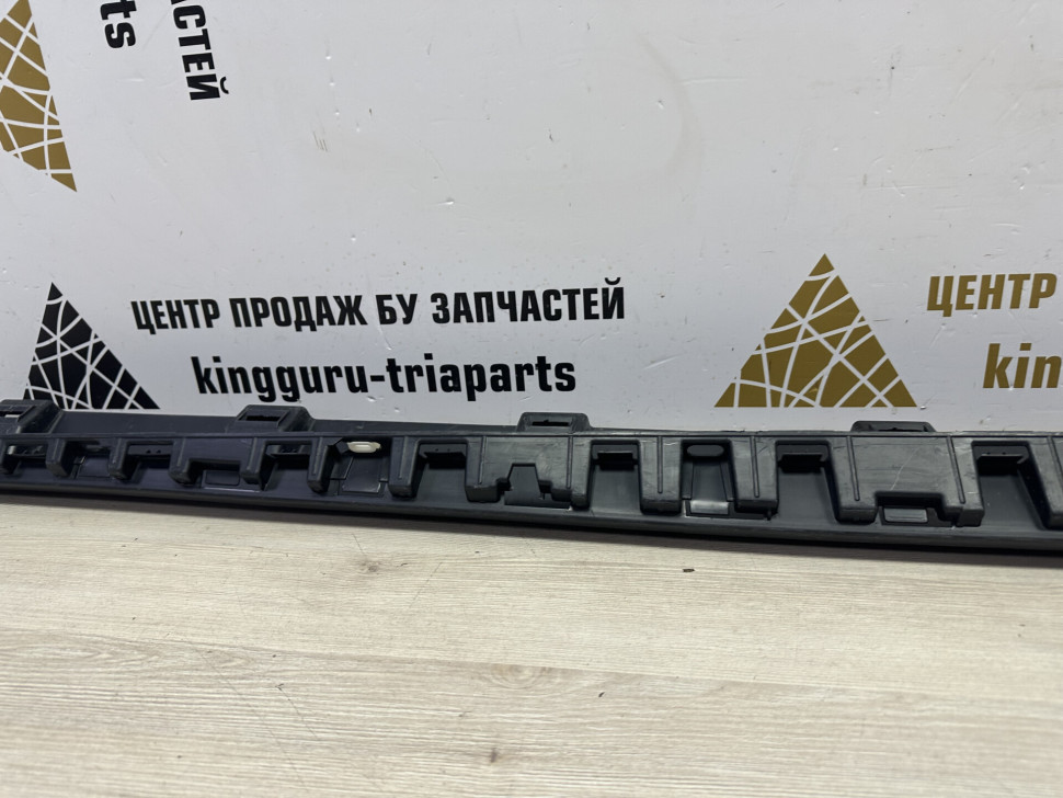 Порог левый бу Renault Duster OEM 768514828R