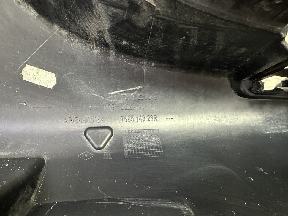 Порог левый бу Renault Duster OEM 768514828R