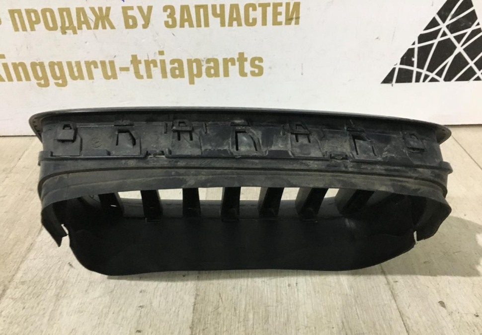 Решетка радиатора правая BMW X5 E70 OEM 51137171396 Решетка радиатора правая BMW X5 E70 OEM 51137171396