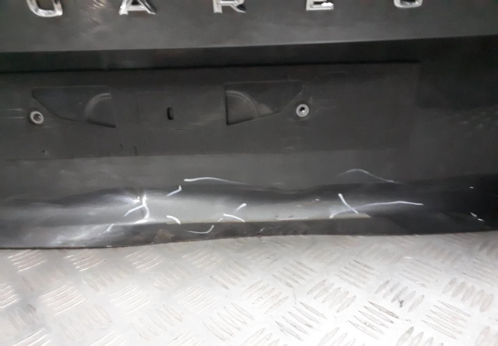 Крышка багажника Volkswagen Touareg 3 oem 760827025