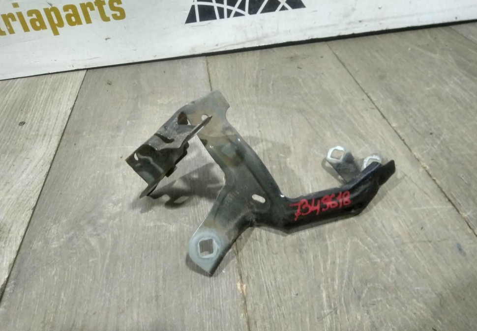 Кронштейн переднего правого крыла бу BMW 5 G30 OEM 41007440424, 7349618