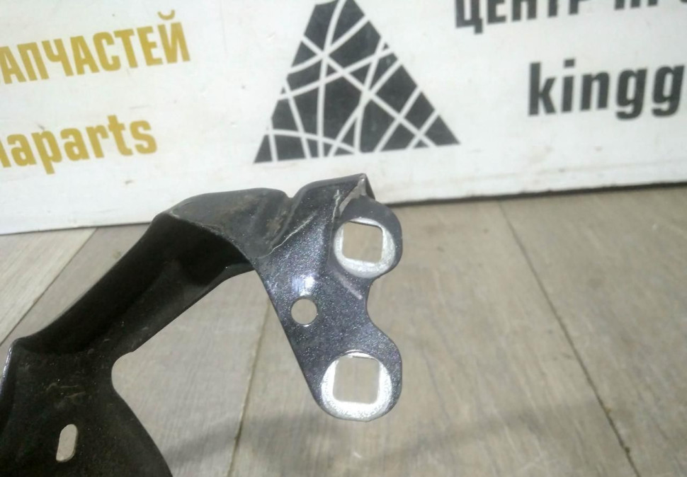 Кронштейн переднего правого крыла бу BMW 5 G30 OEM 41007440424, 7349618 Кронштейн переднего правого крыла бу BMW 5 G30 OEM 41007440424, 7349618