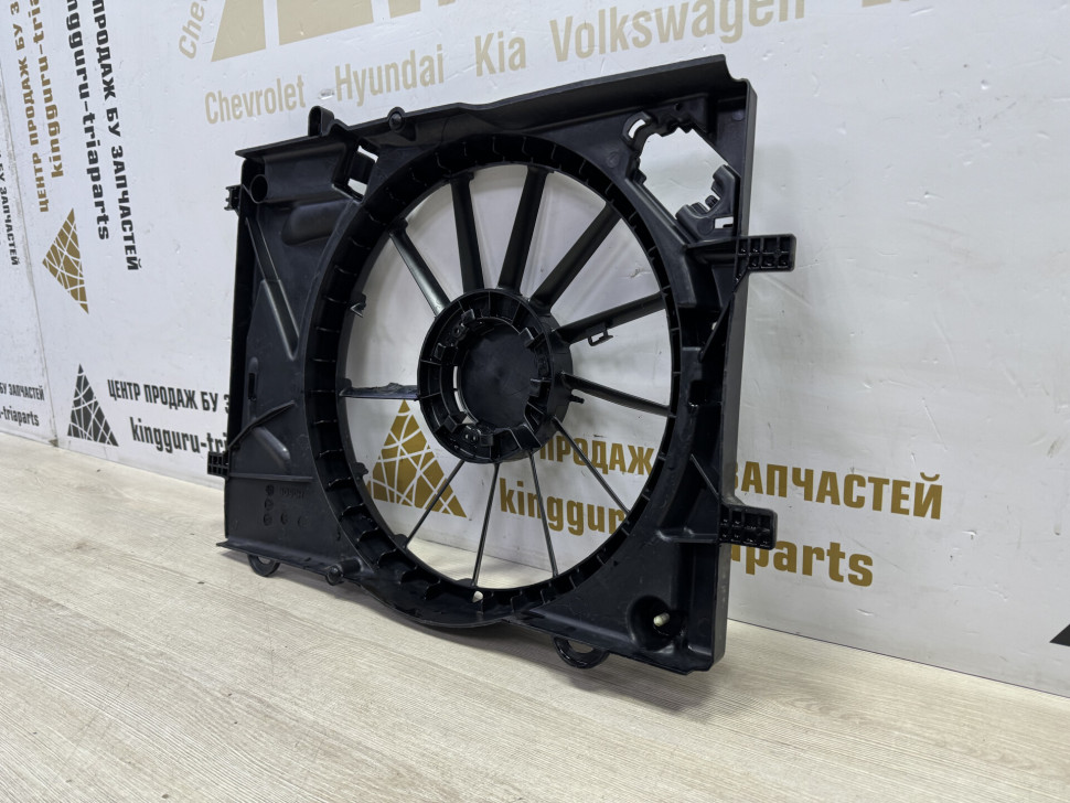 Диффузор вентилятора Chevrolet Cobalt (11-15) oem 95460100 Диффузор вентилятора Chevrolet Cobalt (11-15) oem 95460100