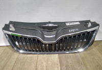 Решетка радиатора бу Skoda Rapid OEM 5JA853668