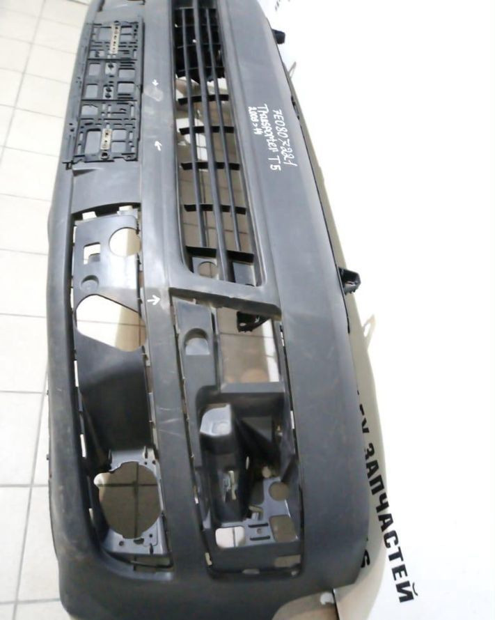 Бампер передний Volkswagen Transporter T5 2009-2015 oem 7E0807217B (скл-3)