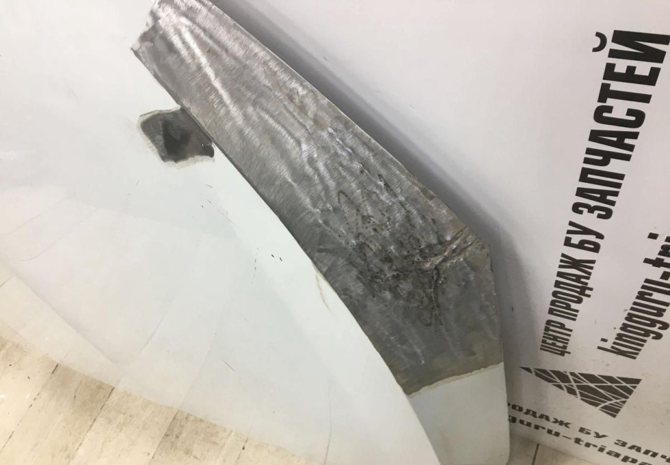 Капот Skoda Octavia A7 рестайлинг OEM 5E0823031A Капот Skoda Octavia A7 рестайлинг OEM 5E0823031A