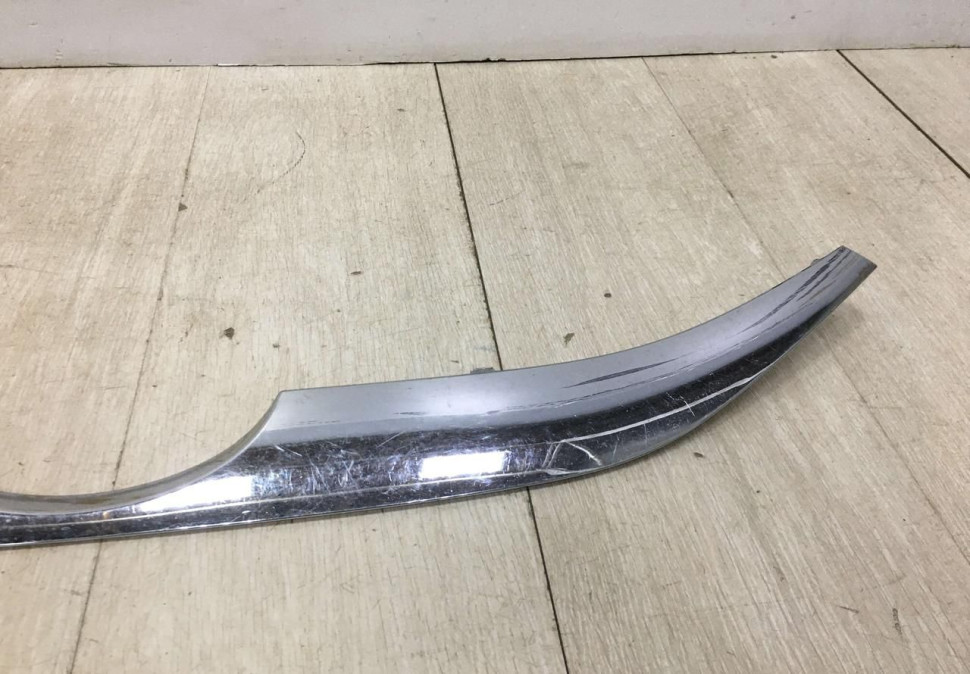 Молдинг решетки радиатора Hyundai IX35 (10-15) oem 863522Y000