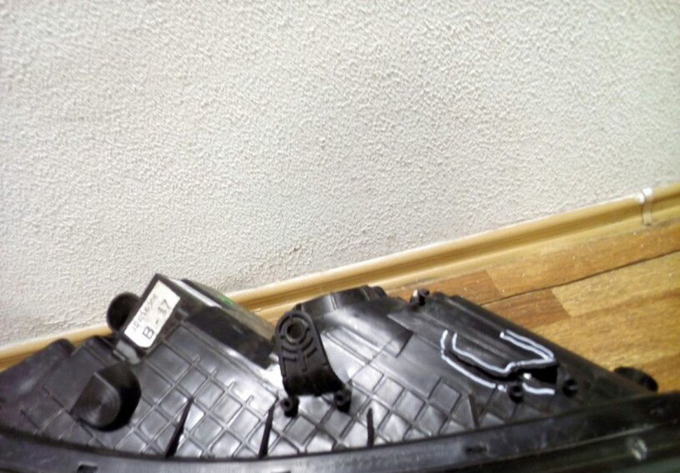 Фара правая галоген Kia Ceed 12- Oem 92102A2010 (слом 1 крепеж)